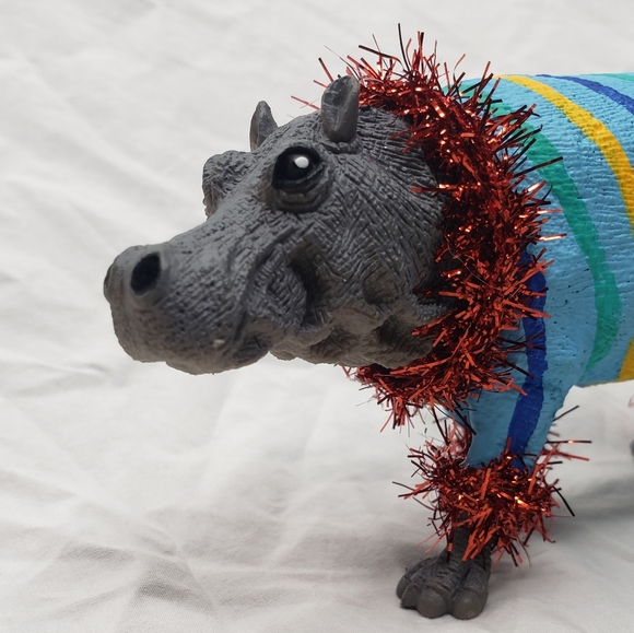 Handpainted Festive House Hippo Figure 5.5 x 2.5 Inches - Picture 2 of 7